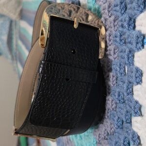 Sold Brand new Le Chateau leather belt medium large